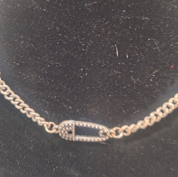 Silver Tone Neckless With Safety Pin - Picture 2 of 3